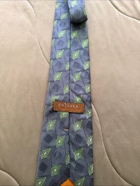 Vintage Chelsea by Robert Talbott Men's Blue Tie with Green Diamond Pattern